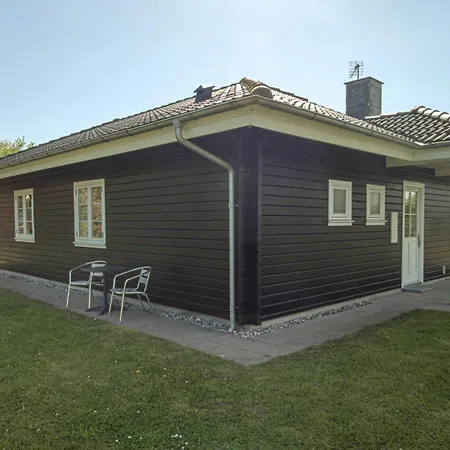 Amazing Home In Ebeltoft With Wifi
